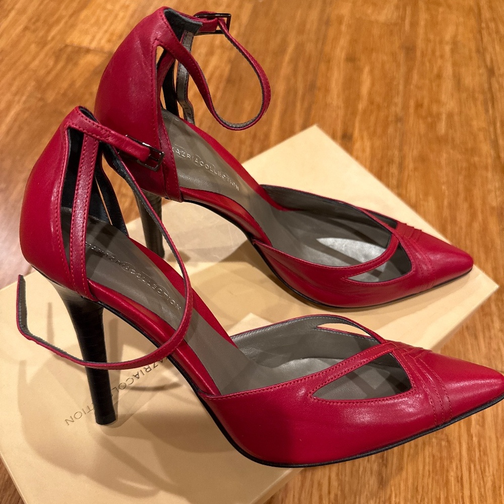 Vintage MaxAzria Collection High Pump with ankle strap shoes
